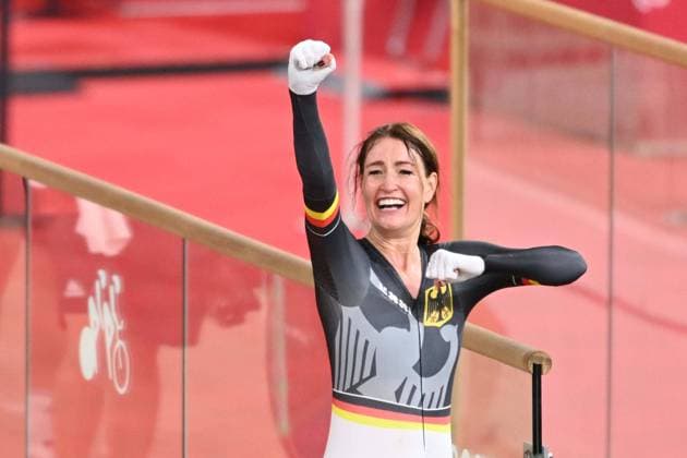 Bilder des Jahres 2021, Sport 08. August Sport Themen der Woche KW34 Denise SCHINDLER (GER) celebrates winning the bronze medal race, AUGUST 25, 2021 - Cycling Track : Women s C1 3000m Individual Pursuit Final during the Tokyo 2020 Paralympic Games at the Izu Velodrome in Shizuoka, Japan. Noxthirdxpartyxsales  (167814280)
