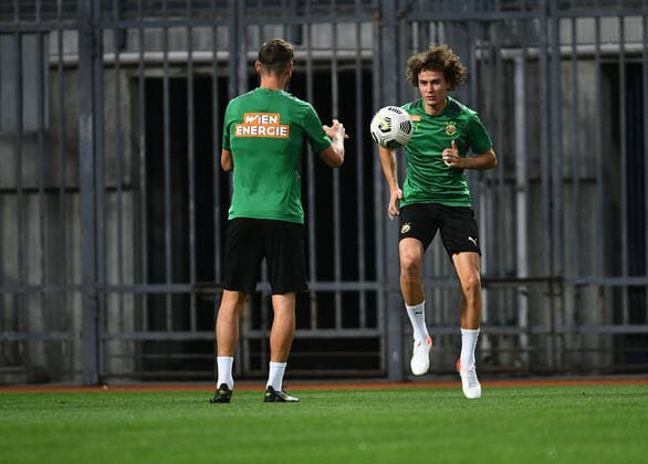 ZAPORIZHZHIA, UKRAINE - AUGUST 25, 2021 - Players of FC Rapid Austria are pictured during the open training ahead of the 2021 2022 UEFA Europa League play-off qualifier 2nd leg game against FC Zorya Luhansk , Zaporizhzhia, southeastern Ukraine, Zaporizhzhia, southeastern Ukraine Open training of FC Rapid in Zaporizhzhia  Copyright: xDmytroxSmoliyenkox