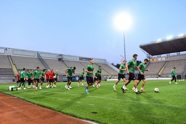 ZAPORIZHZHIA, UKRAINE - AUGUST 25, 2021 - Players of FC Rapid Austria are pictured during the open training ahead of the 2021 2022 UEFA Europa League play-off qualifier 2nd leg game against FC Zorya Luhansk , Zaporizhzhia, southeastern Ukraine, Zaporizhzhia, southeastern Ukraine Open training of FC Rapid in Zaporizhzhia  Copyright: xDmytroxSmoliyenkox