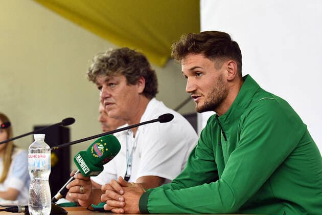 ZAPORIZHZHIA, UKRAINE - AUGUST 25, 2021 - Defender of FC Rapid Austria Maximilian Hofmann (R) is pictured during the press conference, PK, Pressekonferenz ahead of the 2021 2022 UEFA Europa League play-off qualifier 2nd leg game against FC Zorya Luhansk, Zaporizhzhia, southeastern Ukraine Pre-match news conference of FC Rapid before play-off qualifier against FC Zorya  Copyright: xDmytroxSmoliyenkox
