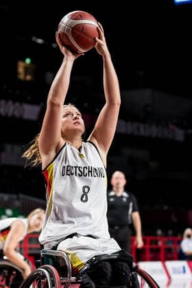 Tokyo 2020 Paralympic Games (Rollstuhlbasketball), 26.08.2021 TOKYO, JAPAN 26. August - Rollstuhlbasketball, Deutschland gegen Australien Damen, an Tag 2 der Tokyo 2020 Paralympic Games am 25.08.2021 im Musashino Forest Plaza in Tokyo Japan. Katharina Lang ( 8, Deutschland) Copyright: xBEAUTIFULxSPORTS Wunderlx
