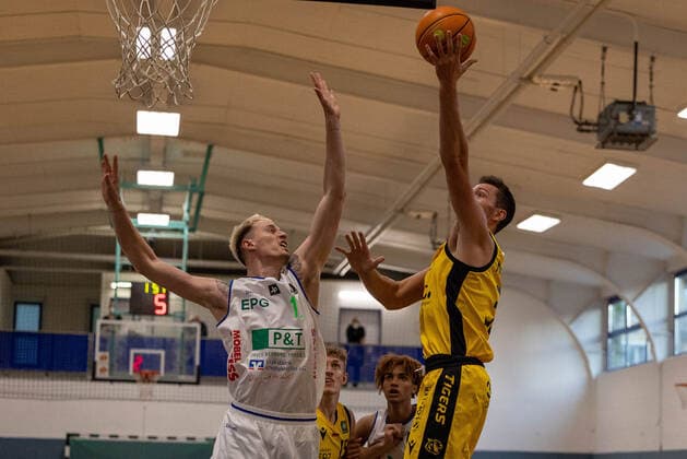 Ryan Mikesell (Tigers Tuebingen, 33)¨¨Tigers Tübingen vs. EPG Baskets Koblenz, 2. Basketball, Bundesliga, Pro A, Barmer 2 Basketball, Testspiel, Spielzeit 2021 2022, 26.08.2021, ¨¨ Tigers Tübingen - EPG Baskets Koblenz, 2. Basketball, 2. Bundesliga, Barmer 2 Basketball, Testspiel, Spielzeit 2021 2022, 26.08.2021 Tuebingen Copyright: xDennisxDuddek xEibnerxPressefotox EP_DDK