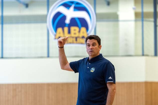 Basketball Berlin 26.08.2021 1. Bundesliga BBL Euroleague Saison 2021 2022 Training Israel Gonzalez (Alba Berlin, Trainer)