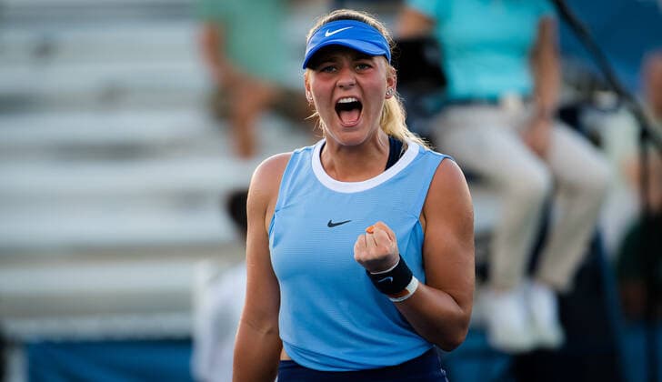 August 26, 2021, CHICAGO, UNITED STATES: Marta Kostyuk of Ukraine in action during the quarter-final of the 2021 WTA, Tennis Damen Chicago Womens Open WTA 250 tennis tournament against Vavara Gracheva of Russia CHICAGO UNITED STATES - ZUMAa181 20210826_zaa_a181_124 Copyright: xRobxPrangex