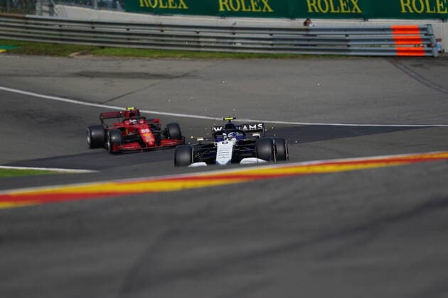 FORMULA 1 ROLEX BELGIAN GRAND PRIX 2021 27.08.2021, Circuit de Spa-Francorchamps, Spa-Franchorchamps, FORMULA 1 ROLEX BELGIAN GRAND PRIX 2021 , im Bild Nicholas Latifi (CAN 6), Williams Racing, Carlos Sainz Jr. (ESP 55), Scuderia Ferrari Mission Winnow nordphotoxGmbHx xBratic nph00250