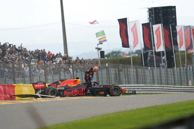 FORMULA 1 ROLEX BELGIAN GRAND PRIX 2021 27.08.2021, Circuit de Spa-Francorchamps, Spa-Franchorchamps, FORMULA 1 ROLEX BELGIAN GRAND PRIX 2021 , im Bild Unfall von Max Verstappen (NEL 33), Red Bull Racing Honda