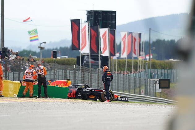 FORMULA 1 ROLEX BELGIAN GRAND PRIX 2021 27.08.2021, Circuit de Spa-Francorchamps, Spa-Franchorchamps, FORMULA 1 ROLEX BELGIAN GRAND PRIX 2021 , im Bild Unfall von Max Verstappen (NEL 33), Red Bull Racing Honda