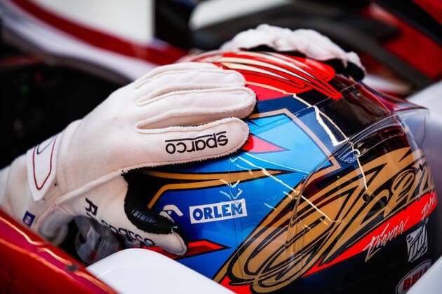 RAIKKONEN Kimi (fin), Alfa Romeo Racing ORLEN C41, Sparco gloves during the Formula 1 Belgium Grand Prix, 12th round of the 2021 FIA Formula One World Championship, WM, Weltmeisterschaft from August 27 to 29, 2021 on the Circuit de Spa-Francorchamps, in Stavelot, near Liege, Belgium - FORMULE 1 : Grand prix de belgique - 27 08 2021 DPPI PANORAMIC  20210827_GOODEN__GDN5876