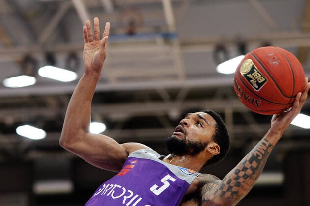 BG Göttingen - Eisbären Bremerhaven 28.08.2021, Basketball-Bundesliga, Saison 2021 2022, Vorbereitung, BG Göttingen - Eisbären Bremerhaven. Göttingens Jeff Roberson in Aktion. Göttingen Niedersachsen Deutschland