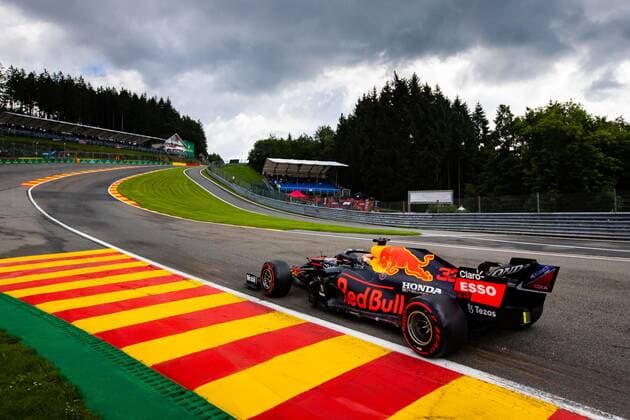 33 VERSTAPPEN Max (nld), Red Bull Racing Honda RB16B, action during the Formula 1 Belgium Grand Prix, 12th round of the 2021 FIA Formula One World Championship, WM, Weltmeisterschaft from August 27 to 29, 2021 on the Circuit de Spa-Francorchamps, in Stavelot, near LiÃ‹ge, Belgium - Photo Antonin Vincent DPPI FORMULE 1 : Grand prix de belgique - 27 08 2021 DPPI PANORAMIC  00121025__V2_3310