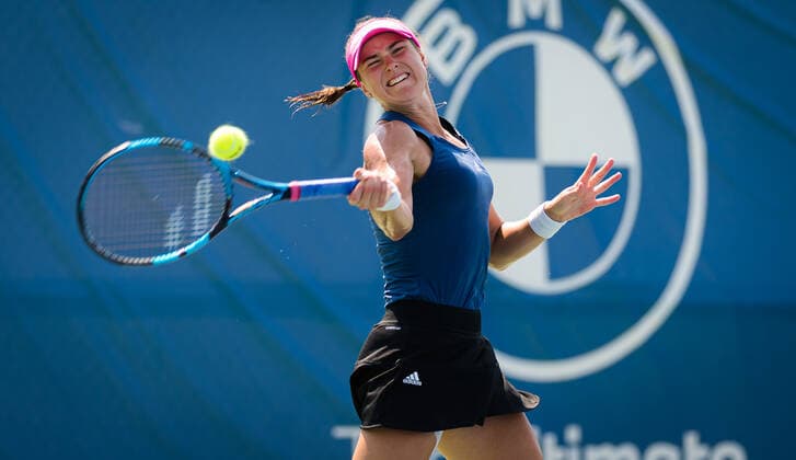 August 27, 2021, CHICAGO, UNITED STATES: Rebecca Peterson of Sweden in action during the semi-final of the 2021 WTA, Tennis Damen Chicago Womens Open WTA 250 tennis tournament against Elina Svitolina of the Ukraine CHICAGO UNITED STATES - ZUMAa181 20210827_zaa_a181_033 Copyright: xRobxPrangex