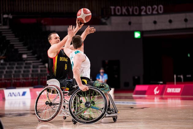 Tokyo 2020 Paralympic Games (Rollstuhlbasketball), 28.08.2021 TOKYO, JAPAN 28. August - Rollstuhlbasketball, Australien gegen Deutschland Herren, an Tag 4 der Tokyo 2020 Paralympic Games am 28.08.2021 in der Ariake Arena in Tokyo Japan. Andre Bienek ( 8, Deutschland), John McPhail ( 33, Australien) Copyright: xBEAUTIFULxSPORTS Wunderlx
