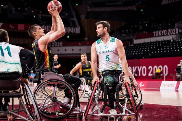 Tokyo 2020 Paralympic Games (Rollstuhlbasketball), 28.08.2021 TOKYO, JAPAN 28. August - Rollstuhlbasketball, Australien gegen Deutschland Herren, an Tag 4 der Tokyo 2020 Paralympic Games am 28.08.2021 in der Ariake Arena in Tokyo Japan. Aliaksandr Halouski ( 14, Deutschland), Bill Latham ( 5, Australien) Copyright: xBEAUTIFULxSPORTS Wunderlx