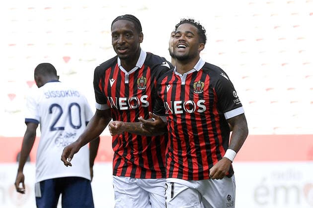 JOIE - FAIR PLAY - 21 JUSTIN KLUIVERT (OGCN) - 08 CRISTIAN PABLO PAULINO ROSARIO (OGCN) FOOTBALL : Nice vs Bordeaux - Ligue 1 Uber Eats - 28 08 2021 FEP Panoramic 