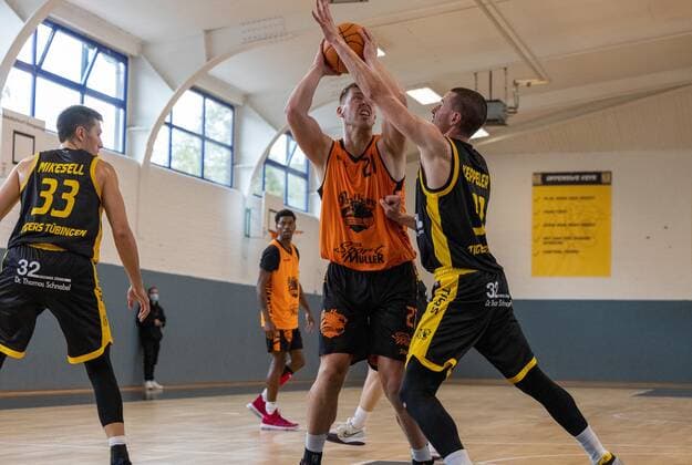Till Isemann (Wiha Panthers Schwenningen, 21),Daniel Keppeler (Tigers Tuebingen, 31) ¨¨Tigers Tuebingen vs. WIHA Panthers Schwenningen, 2. Basketball, Bundesliga, Pro A, Barmer 2 Basketball, Testspiel, Spielzeit 2021 2022, 28.08.2021, ¨¨ Tigers Tuebingen - WIHA Panthers Schwenningen, 2. Basketball, 2. Bundesliga, Barmer 2 Basketball, Testspiel, Spielzeit 2021 2022, 28.08.2021 Tuebingen Copyright: xDennisxDuddek xEibnerxPressefotox EP_DDK