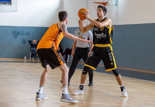 Mateo Seric (Tigers Tuebingen, 17)¨¨Tigers Tuebingen vs. WIHA Panthers Schwenningen, 2. Basketball, Bundesliga, Pro A, Barmer 2 Basketball, Testspiel, Spielzeit 2021 2022, 28.08.2021, ¨¨ Tigers Tuebingen - WIHA Panthers Schwenningen, 2. Basketball, 2. Bundesliga, Barmer 2 Basketball, Testspiel, Spielzeit 2021 2022, 28.08.2021 Tuebingen Copyright: xDennisxDuddek xEibnerxPressefotox EP_DDK