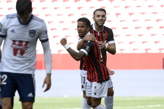 JOIE - FAIR PLAY - 21 JUSTIN KLUIVERT (OGCN) - 11 AMINE GOUIRI (OGCN) FOOTBALL : Nice vs Bordeaux - Ligue 1 Uber Eats - 28 08 2021 FEP Panoramic 