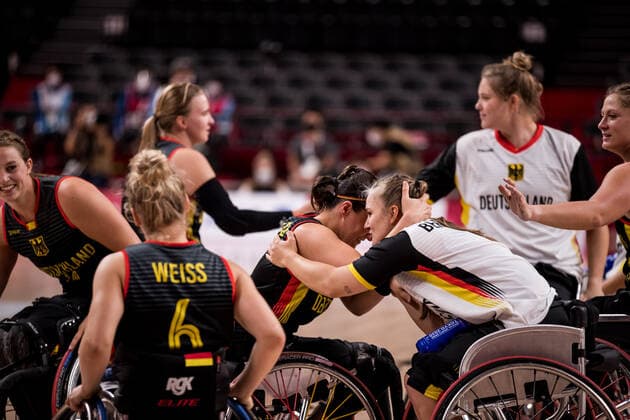 Tokyo 2020 Paralympic Games (Rollstuhlbasketball), 29.08.2021 TOKYO, JAPAN 29. August - Rollstuhlbasketball, Japan gegen Deutschland Damen, an Tag 5 der Tokyo 2020 Paralympic Games am 29.08.2021 in der Ariake Arena in Tokyo Japan. Anne Patzwald ( 7, Deutschland),Lisa Bergenthal ( 10, Deutschland) Copyright: xBEAUTIFULxSPORTS Wunderlx