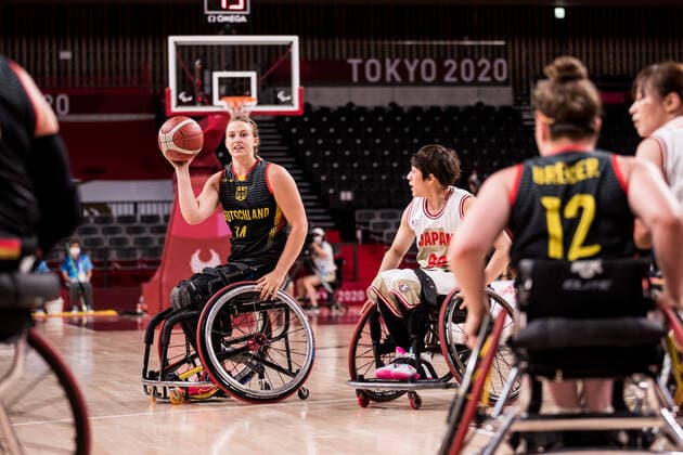 Tokyo 2020 Paralympic Games (Rollstuhlbasketball), 29.08.2021 TOKYO, JAPAN 29. August - Rollstuhlbasketball, Japan gegen Deutschland Damen, an Tag 5 der Tokyo 2020 Paralympic Games am 29.08.2021 in der Ariake Arena in Tokyo Japan. Lena Knippelmeyer ( 14, Deutschland), Rie Odajima ( 88, Japan) Copyright: xBEAUTIFULxSPORTS Wunderlx