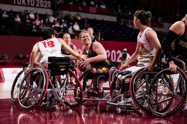 Tokyo 2020 Paralympic Games (Rollstuhlbasketball), 29.08.2021 TOKYO, JAPAN 29. August - Rollstuhlbasketball, Japan gegen Deutschland Damen, an Tag 5 der Tokyo 2020 Paralympic Games am 29.08.2021 in der Ariake Arena in Tokyo Japan. Chihiro Kitada ( 18, Japan), Annabel Breuer ( 12, Deutschland) Copyright: xBEAUTIFULxSPORTS Wunderlx