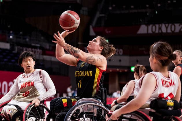 Tokyo 2020 Paralympic Games (Rollstuhlbasketball), 29.08.2021 TOKYO, JAPAN 29. August - Rollstuhlbasketball, Japan gegen Deutschland Damen, an Tag 5 der Tokyo 2020 Paralympic Games am 29.08.2021 in der Ariake Arena in Tokyo Japan. Mayo Hagino ( 10, Japan), Maya Lindholm ( 11, Deutschland) Copyright: xBEAUTIFULxSPORTS Wunderlx