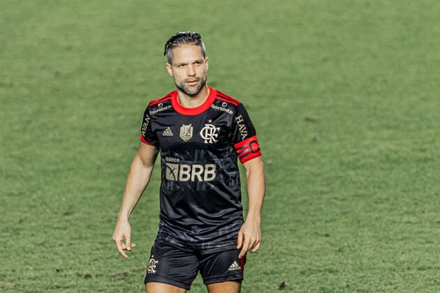 Santos X Flamengo SANTOS, SP - 28.08.2021: SANTOS X FLAMENGO - Diego in the match between Santos X Flamengo, valid for the 18th round of the 2021 Brazilian Series A Championship, held at the Urbano Caldeira Stadium, Vila Belmiro, this Saturday night (28). (Photo: Van Campos Fotoarena) x2113457x  VanxCampos