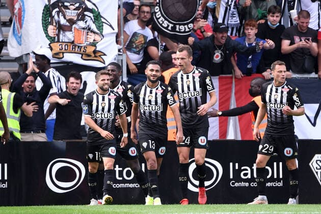 JOIE - FAIR PLAY - 13 SOFIANE BOUFAL (SCO) - 24 ROMAIN THOMAS (SCO) - 11 JIMMY CABOT (SCO) - 29 VINCENT MANCEAU (SCO) FOOTBALL : Angers vs Rennes - Ligue 1 Uber Eats - 29 08 2021 AnthonyBIBARD FEP Panoramic 
