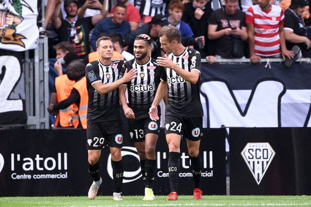 JOIE - FAIR PLAY - 13 SOFIANE BOUFAL (SCO) - 29 VINCENT MANCEAU (SCO) FOOTBALL : Angers vs Rennes - Ligue 1 Uber Eats - 29 08 2021 AnthonyBIBARD FEP Panoramic 