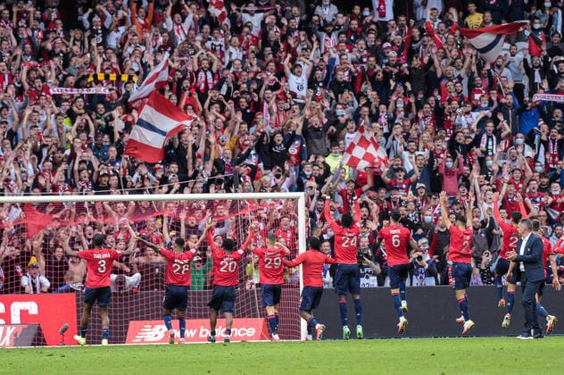 Fin du match - Fin du match - Joie des joueurs de l equipe du LOSC apres sa victoire - Equipe de LOSC - Ambiance - FOOTBALL : Lille vs Montpellier - Ligue 1 - Lille - 29 08 2021 FedericoPestellini Panoramic 