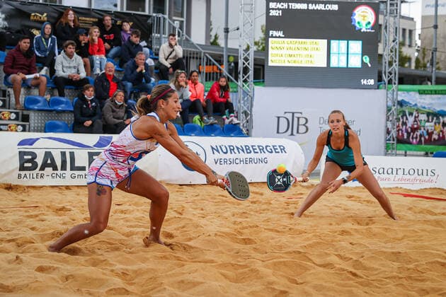 GASPARRI, Giulia (ITA) und VALENTINI, Ninny (ITA), ITF Beach Tennis - World Tour Sand Series - Saarlouis 2021, Saarlouis, Kleiner Markt, 29.08.2021,