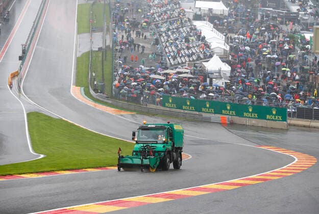 A road sweeper attempts to remove the water from the track, F1 Grand Prix of Belgium at Circuit de Spa-Francorchamps on August 29, 2021 in Spa-Francorchamps, Belgium. (Photo by HOCH ZWEI) Spa-Francorchamps Belgium