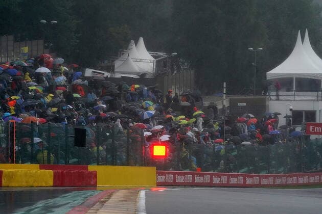 FORMULA 1 ROLEX BELGIAN GRAND PRIX 2021 29.08.2021, Circuit de Spa-Francorchamps, Spa-Franchorchamps, FORMULA 1 ROLEX BELGIAN GRAND PRIX 2021 , im Bild Rennabbruch, rote Ampel.