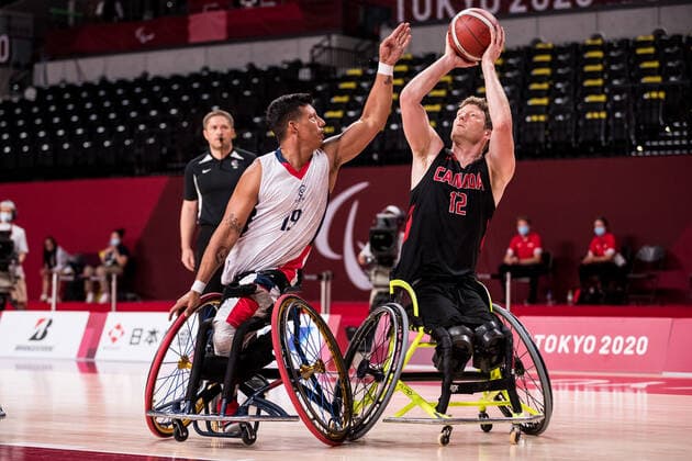 Tokyo 2020 Paralympic Games (Rollstuhlbasketball), 30.08.2021 TOKYO, JAPAN 30. August - Rollstuhlbasketball, Kolumbien - Kanada Herren, an Tag 6 der Tokyo 2020 Paralympic Games am 30.08.2021 in der Ariake Arena in Tokyo Japan. Jhon Edison Hernandez Villamizar ( 19, Kolumbien), Patrick Anderson ( 12, Kanada) Copyright: xBEAUTIFULxSPORTS Wunderlx