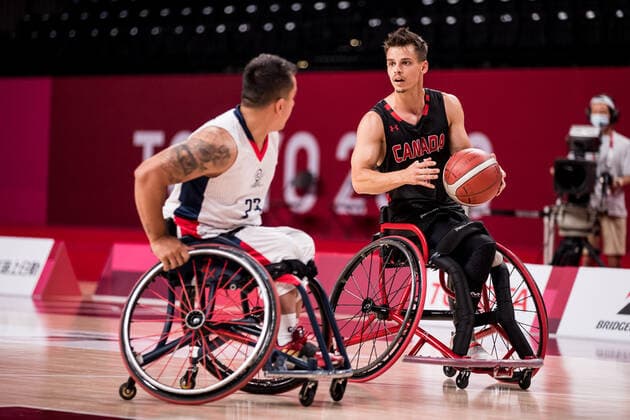 Tokyo 2020 Paralympic Games (Rollstuhlbasketball), 30.08.2021 TOKYO, JAPAN 30. August - Rollstuhlbasketball, Kolumbien - Kanada Herren, an Tag 6 der Tokyo 2020 Paralympic Games am 30.08.2021 in der Ariake Arena in Tokyo Japan. Jhoan Sebastian Vargas Ortega ( 23, Kolumbien), Nikola Goncin ( 4, Kanada) Copyright: xBEAUTIFULxSPORTS Wunderlx