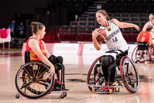 Tokyo 2020 Paralympic Games (Rollstuhlbasketball), 31.08.2021 TOKYO, JAPAN 31. August - Rollstuhlbasketball, Viertelfinale Deutschland gegen Spanien Damen, an Tag 7 der Tokyo 2020 Paralympic Games am 31.08.2021 in der Ariake Arena in Tokyo Japan. Sara Revuelta ( 9, Spanien), Lena Knippelmeyer ( 14, Deutschland) Copyright: xBEAUTIFULxSPORTS Wunderlx