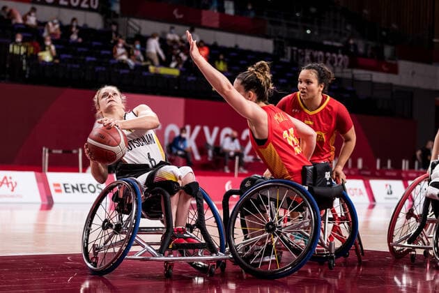Tokyo 2020 Paralympic Games (Rollstuhlbasketball), 31.08.2021 TOKYO, JAPAN 31. August - Rollstuhlbasketball, Viertelfinale Deutschland gegen Spanien Damen, an Tag 7 der Tokyo 2020 Paralympic Games am 31.08.2021 in der Ariake Arena in Tokyo Japan. Catharina Weiss ( 6, Deutschland), Almudena Montiel ( 15, Spanien) Copyright: xBEAUTIFULxSPORTS Wunderlx