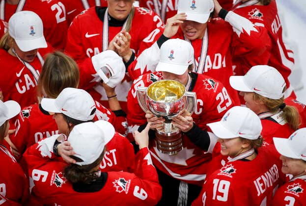August 31, 2021, Calgary, ab, Canada: Team Canada s Marie-Philip Poulin, centre, celebrates defeating the United States to win gold at the IIHF Women s World Championship, WM, Weltmeisterschaft in Calgary, Tuesday, Aug. 31, 2021. Marie-Philip Poulin  - ZUMAc35_ 20210831_zaf_c35_105 Copyright: xJeffxMcintoshx