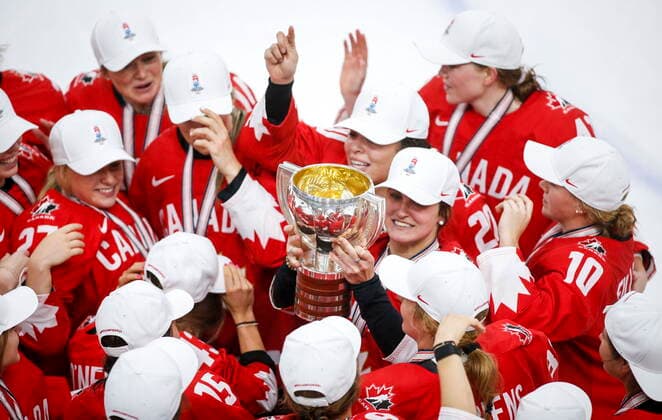 August 31, 2021, Calgary, ab, Canada: Team Canada s Marie-Philip Poulin, centre, celebrates defeating the United States to win gold at the IIHF Women s World Championship, WM, Weltmeisterschaft hockey action in Calgary, Tuesday, Aug. 31, 2021. Marie-Philip Poulin  - ZUMAc35_ 20210831_zaf_c35_111 Copyright: xJeffxMcintoshx