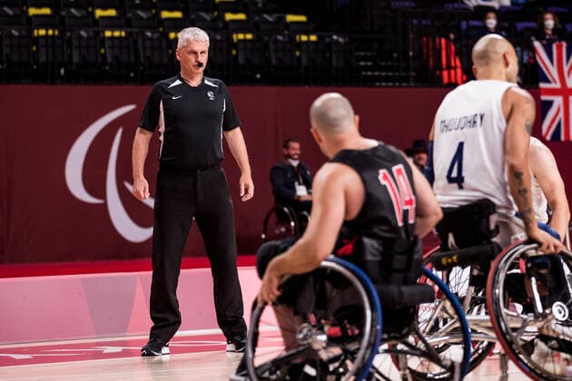 Tokyo 2020 Paralympic Games (Rollstuhlbasketball), 01.09.2021 TOKYO, JAPAN 01. September - Rollstuhlbasketball, Viertelfinale Grossbritannien - Kanada Herren, an Tag 8 der Tokyo 2020 Paralympic Games am 01.09.2021 in der Ariake Arena in Tokyo Japan. Carsten Rehling (Schiedsrichter Deutschland) Copyright: xBEAUTIFULxSPORTS Wunderlx