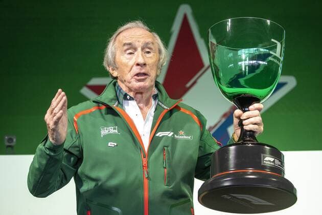 ZANDVOORT - Sir Jackie Stewart presents the trophy for the winner of the F1 GP Zandvoort during the press conference, PK, Pressekonferenz For the first time in 36 years, the Formula 1 race Dutch Grand Prix Zandvoort will be held at Circuit Zandvoort. ANP VINCENT JANNINK xVIxANPxSportx xxANPxIVx