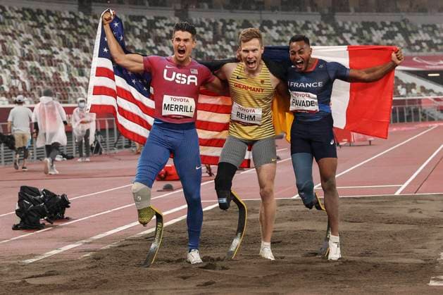 Sport Themen der Woche KW35 Sport Bilder des Tages Tokyo 2020 Paralympic Games (Leichtathletik), 01.09.21 TOKYO, JAPAN 01.September. - GOLD: Markus Rehm (GER TSV Bayer 04 Leverkusen T64), SILBER: Dimitri Pavade (FRAL), BRONZE: Trenten Merill (USA) an Tag 8 der Tokyo 2020 Paralympic Games (Leichtathletik) am 01.09.2021 im Olympic Stadium in Tokyo (Japan). Copyright: xBEAUTIFULxSPORTS AxelxKohringx