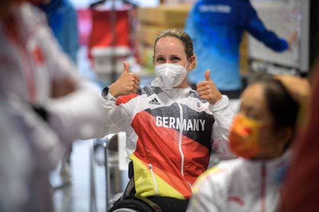 Sport Bilder des Tages Paralympics Tokio 2020 am 01.09.2021 Tag (7) NAKAHINATA (OYAMA-CHO SUNTO-GUN), JAPAN - SEPTEMBER 01: ZEYEN, Annika (GER) vom SSF Bonn (Nordrhein Westfalen), geboren am 17.02.1985 in Bonn, paralympische Klassifikation H3 im Warteraum zur Siegerehrung am Tag (7) der Paralympics Tokio 2020 waehrend der Para-Radsport-Strasse Wettbewerbe auf dem Fuji International Speedway von Nakahinata (Oyama-cho Sunto-gun) am 01.9.2021 in Shizuoka Japan. Oliver Kremer DBS Copyright: xBEAUTIFULxSPORTS OliverxKremerx