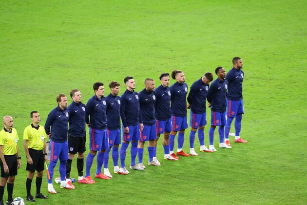 Fußball, WM Quali, Ungarn - England Hungary v England 2022 FIFA World Cup, WM, Weltmeisterschaft, Fussball Qualifiers England players stand for the national anthem during the 2022 FIFA World Cup Qualifiers match at the Ferenc Puskas Stadium, Budapest Content Not Available For UK Newspapers Copyright: xFocusxImagesx FIL-15839-0008
