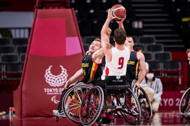 Tokyo 2020 Paralympic Games (Rollstuhlbasketball), 03.09.2021 TOKYO, JAPAN 03. September - Rollstuhlbasketball, Platzierungsspiel 7 8 Kanada - Deutschland Herren, an Tag 10 der Tokyo 2020 Paralympic Games am 03.09.2021 in der Ariake Arena in Tokyo Japan. Jan Haller ( 10, Deutschland), Colin Higgins ( 9, Kanada) Copyright: xBEAUTIFULxSPORTS Wunderlx