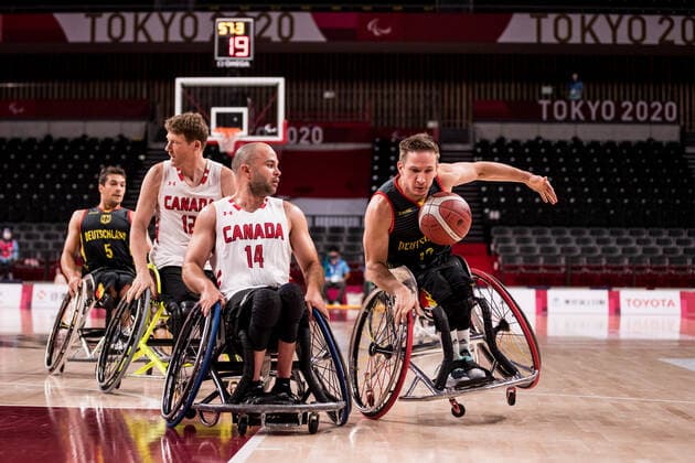 Tokyo 2020 Paralympic Games (Rollstuhlbasketball), 03.09.2021 TOKYO, JAPAN 03. September - Rollstuhlbasketball, Platzierungsspiel 7 8 Kanada - Deutschland Herren, an Tag 10 der Tokyo 2020 Paralympic Games am 03.09.2021 in der Ariake Arena in Tokyo Japan. Tyler Miller ( 14, Kanada), Jens Albrecht ( 12, Deutschland) Copyright: xBEAUTIFULxSPORTS Wunderlx