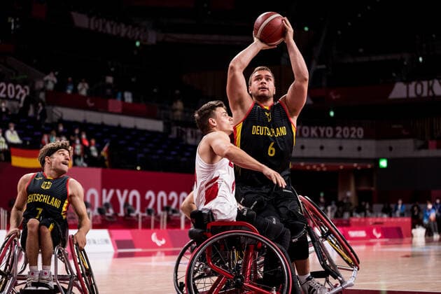 Tokyo 2020 Paralympic Games (Rollstuhlbasketball), 03.09.2021 TOKYO, JAPAN 03. September - Rollstuhlbasketball, Platzierungsspiel 7 8 Kanada - Deutschland Herren, an Tag 10 der Tokyo 2020 Paralympic Games am 03.09.2021 in der Ariake Arena in Tokyo Japan. Nikola Goncin ( 4, Kanada), Matthias Guentner ( 6, Deutschland) Copyright: xBEAUTIFULxSPORTS Wunderlx