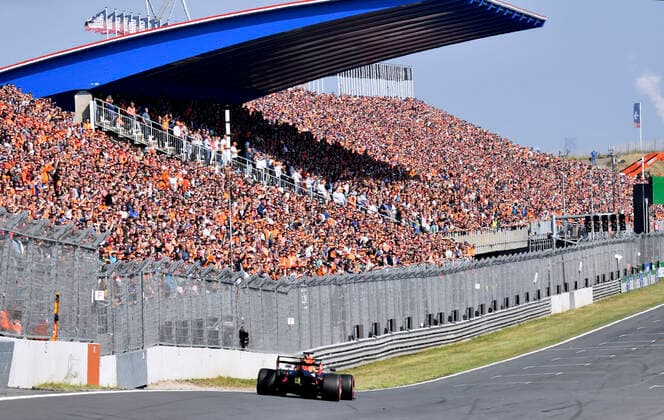 VERSTAPPEN Max Formel 1 Team Red Bull Racing vor vollen Tribunen F1 Formel one GP von Niederlanden 2021 Circuit Park Zandvoort am 03. September 2021
