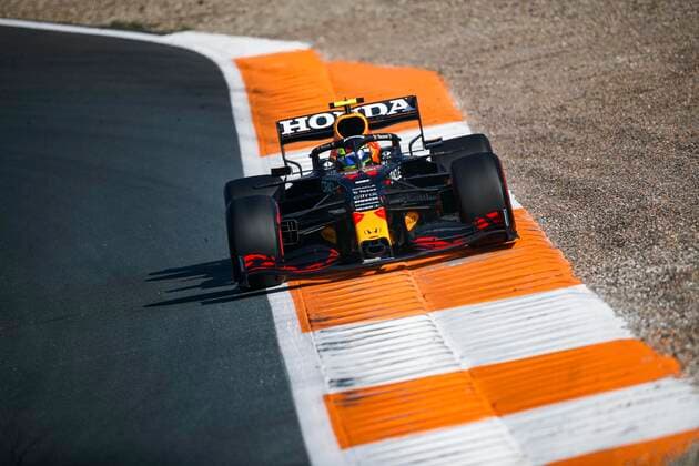 11 PEREZ Sergio (mex), Red Bull Racing Honda RB16B, action during the Formula 1 Heineken Dutch Grand Prix 2021, 13th round of the 2021 FIA Formula One World Championship, WM, Weltmeisterschaft from September 3 to 5, 2021 on the Circuit Zandvoort, in Zandvoort, Netherlands FORMULE 1 : Grand Prix des Pays-Bas - Essais - 03 09 2021 DPPI PANORAMIC 