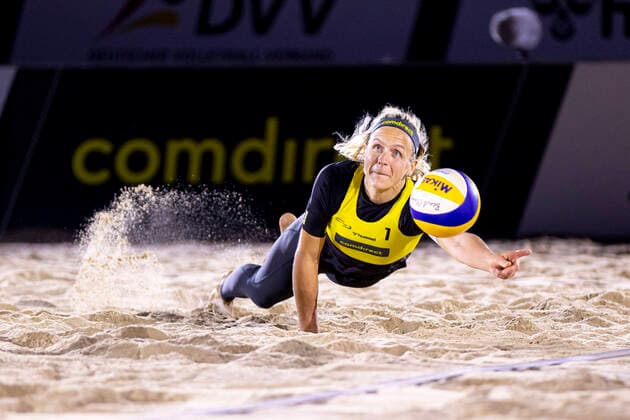 Laura Ludwig (Nr. 1, Gelb). Körtzinger Ludwig vs. Aulenbrock Ferger, Viertelfinale, Beach-Volleyball, Deutsche Meisterschaften, 03.09.21 Timmendorfer Strand Schleswig-Holstein Germany Copyright: xAgentur54Gradx xFelixxKoenigx