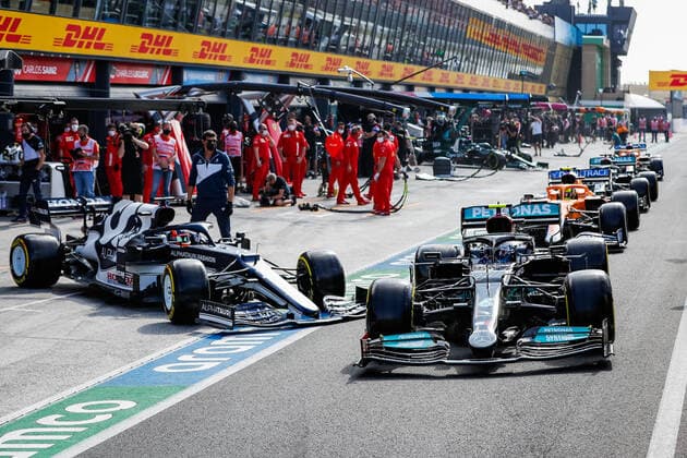 77 BOTTAS Valtteri (fin), Mercedes AMG F1 GP W12 E Performance, action pitlane, during the Formula 1 Heineken Dutch Grand Prix 2021, 13th round of the 2021 FIA Formula One World Championship, WM, Weltmeisterschaft from September 3 to 5, 2021 on the Circuit Zandvoort, in Zandvoort, Netherlands FORMULE 1 : Grand Prix des Pays-Bas - 04 09 2021 DPPI PANORAMIC  00121027__V2_8879